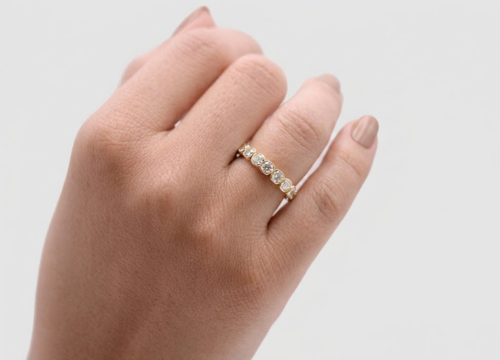 Gold Diamond Eternity Band Ring for Women – Elegant Stackable Wedding Band, Minimalist Luxury Jewelry