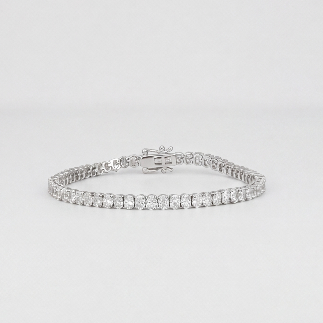 8 Ct. Lab Grown Diamond Oval Cut Tennis Bracelet (EF-VS SI)