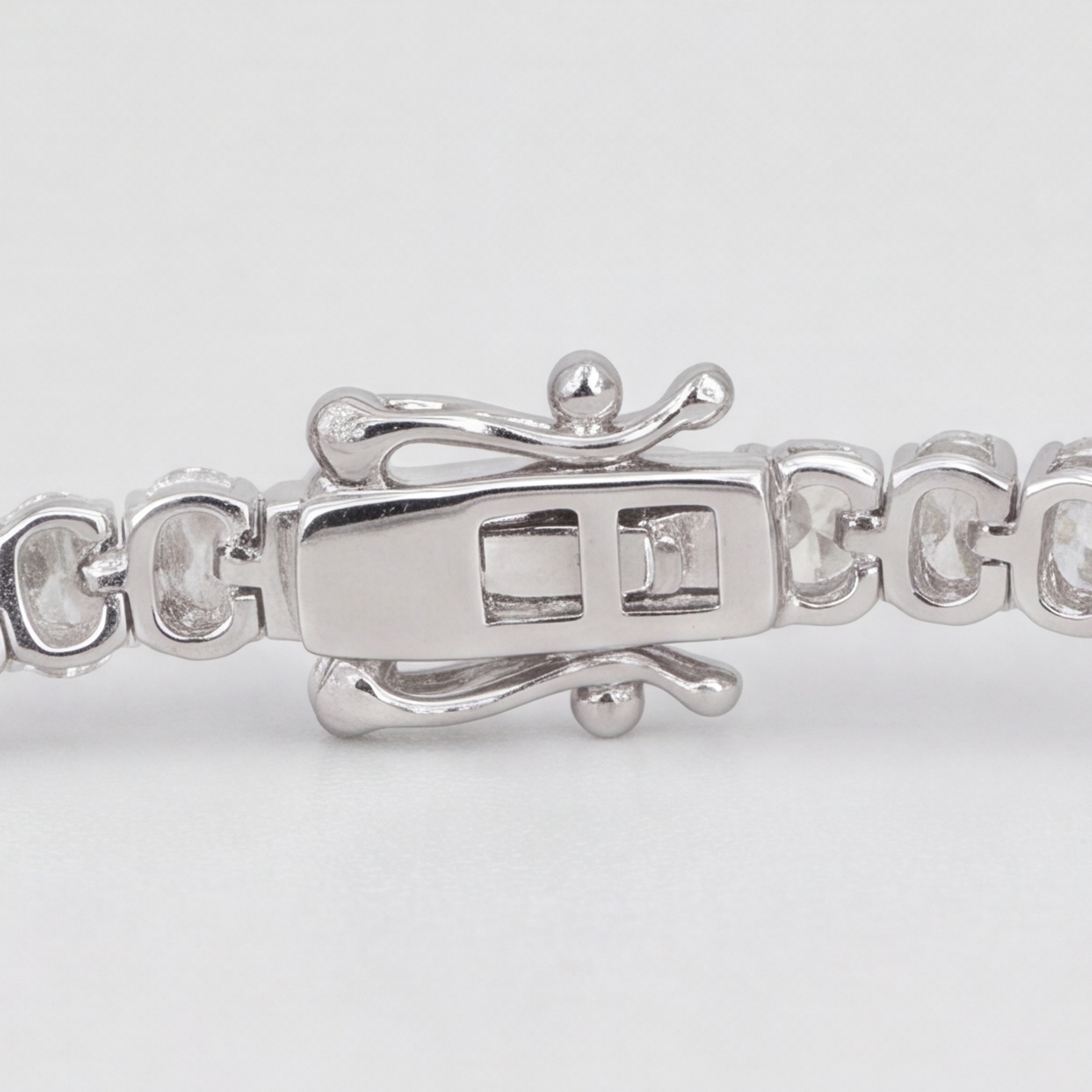 8 Ct. Lab Grown Diamond Oval Cut Tennis Bracelet (EF-VS SI)