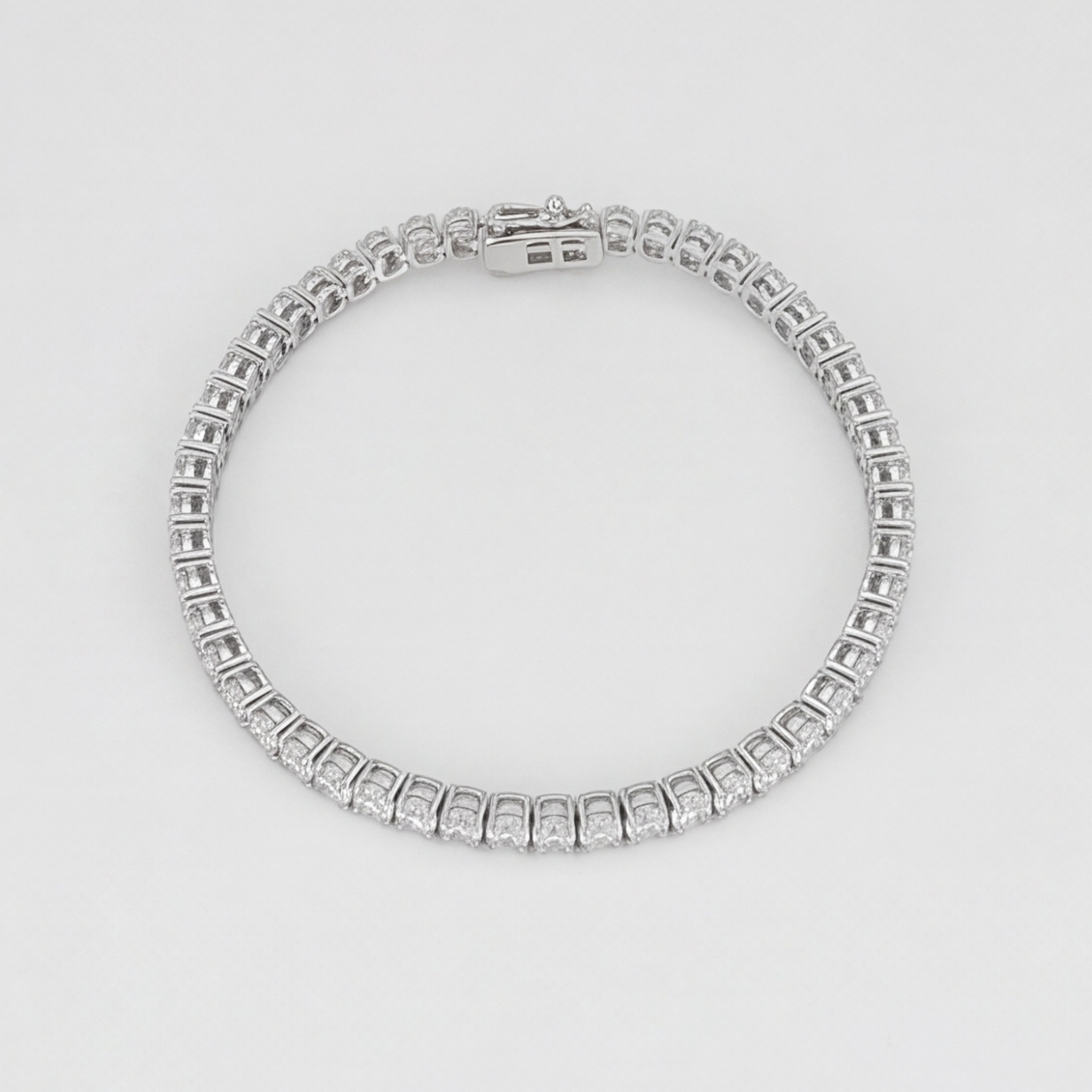 8 Ct. Lab Grown Diamond Oval Cut Tennis Bracelet (EF-VS SI)