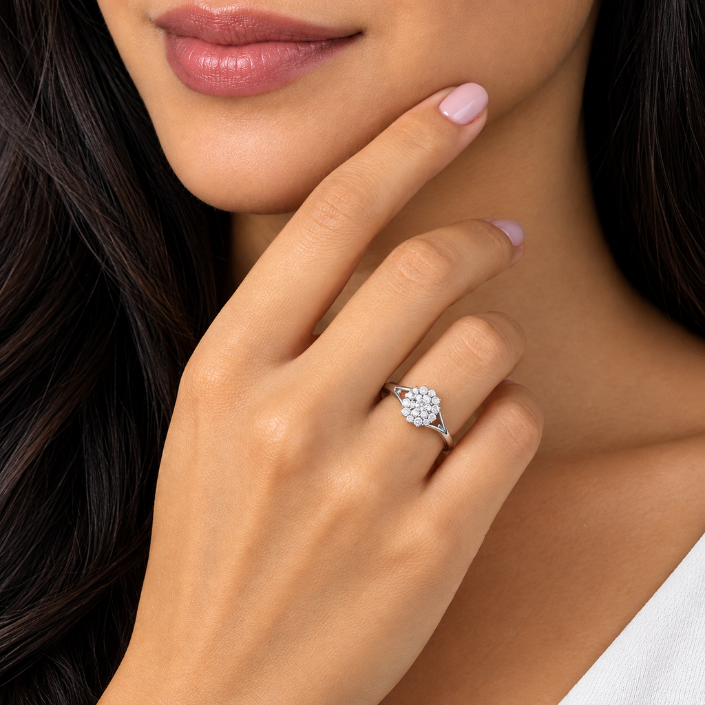 Lab Grown Round Cut Diamond Cluster Ring 0.30 Ct. (EF/VVS-VS)