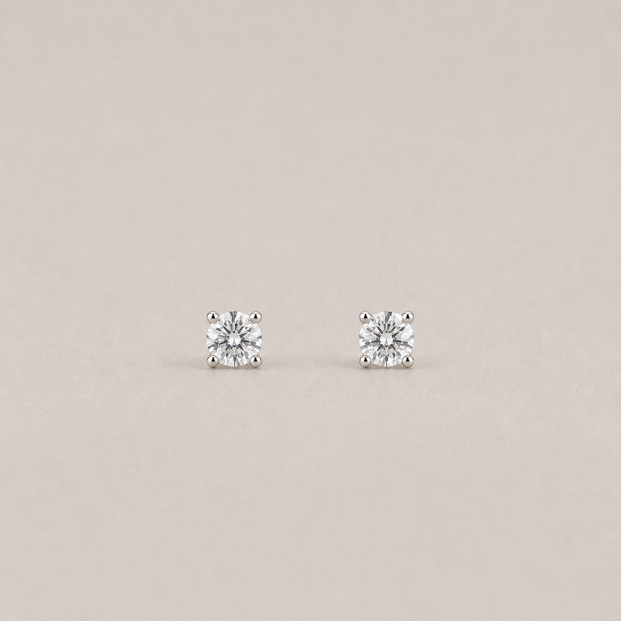 Lab-Grown Diamond Round-Cut Studs 0.50 Ct. (VS-EF)