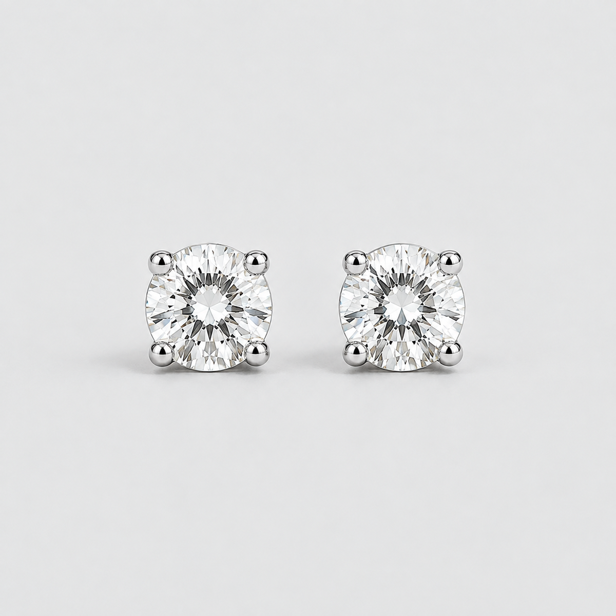 Lab Grown Diamond Round Cut 0.75 Ct. Stud Earrings (EF/VVS-VS)