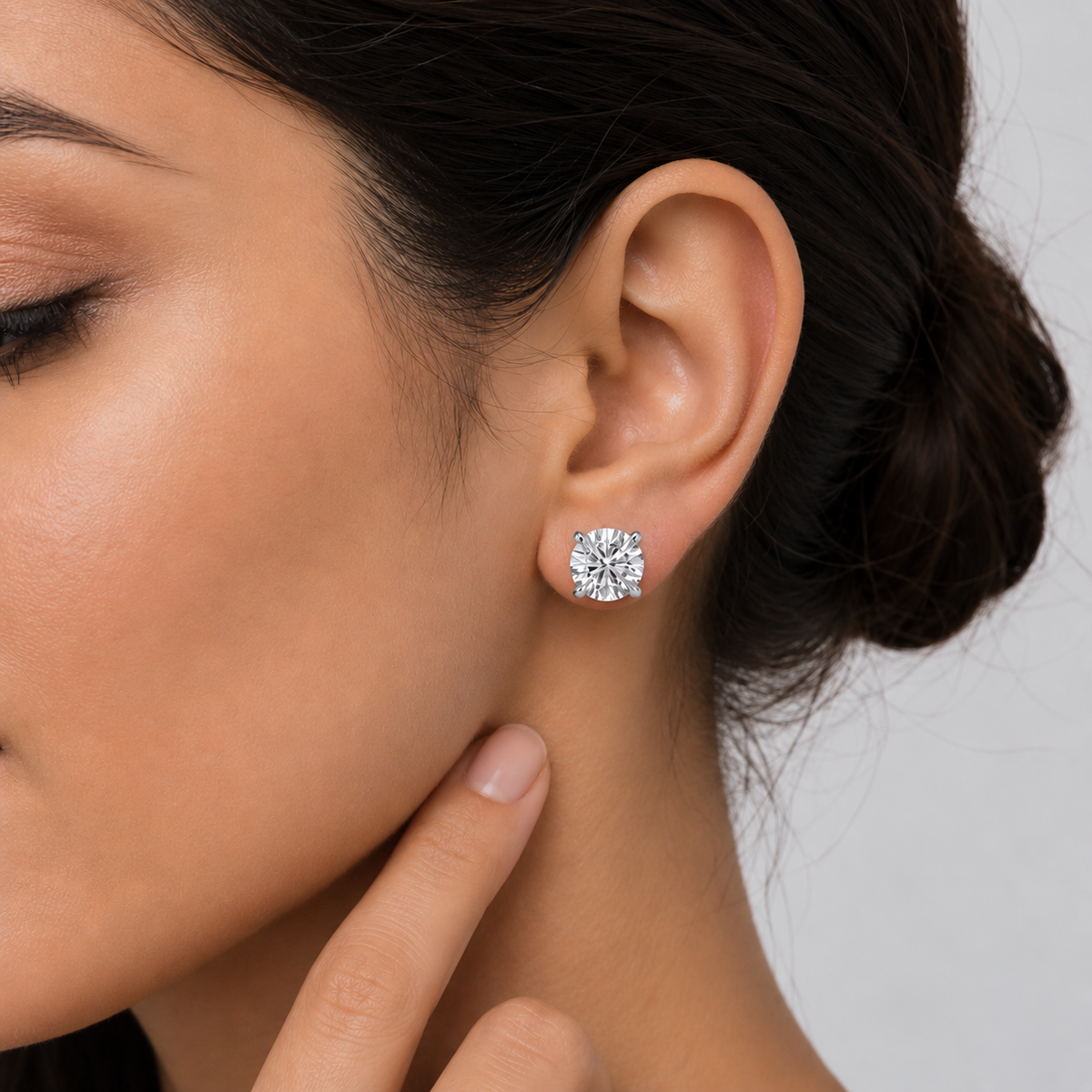 4 Ct. Lab-Grown Diamond Round-Cut Studs Earrings (EF/VVS-VS)