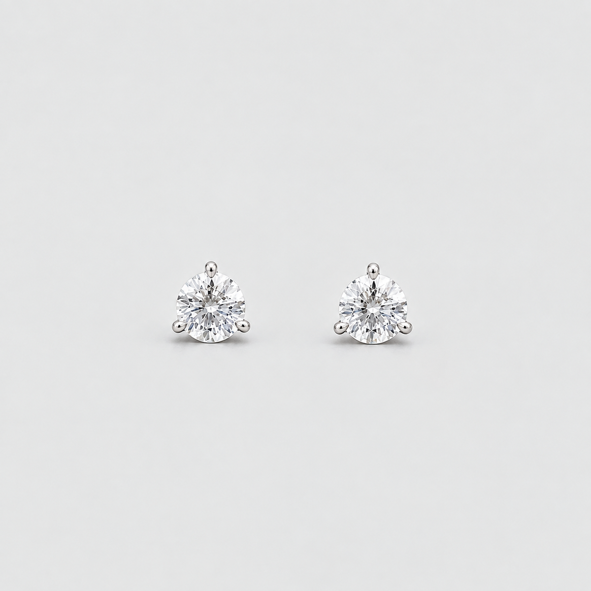 Lab-Grown Diamond Round-Cut Three-Prongs Studs Earrings 0.50 Ct. (EF/VVS-VS)