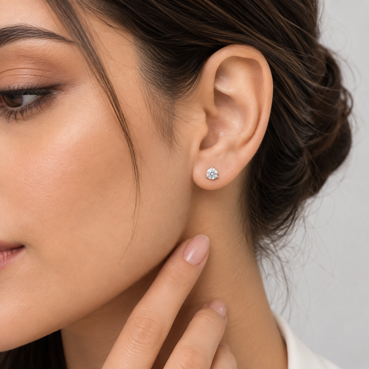 1 Ct. Lab-Grown Diamond Round-Cut Three-Prongs Studs Earrings (EF/VVS-VS)