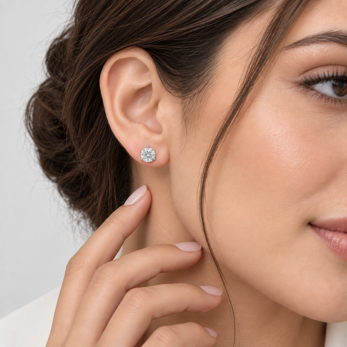 1.50 Ct. Lab-Grown Diamond Stud Round-Cut Three-Prongs Earrings (EF/VVS-VS)
