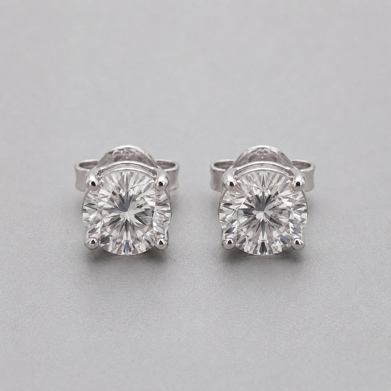 1 Ct. Lab Grown Diamond Round Cut Stud Earrings (EF-VS)