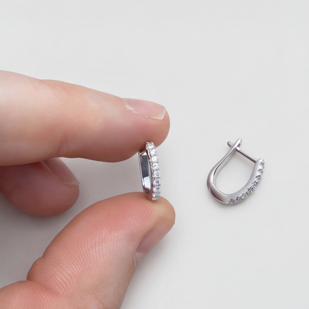 Lab-Grown Diamond Hoop Earrings Round cut 0.30 Ct. (VS-EF)