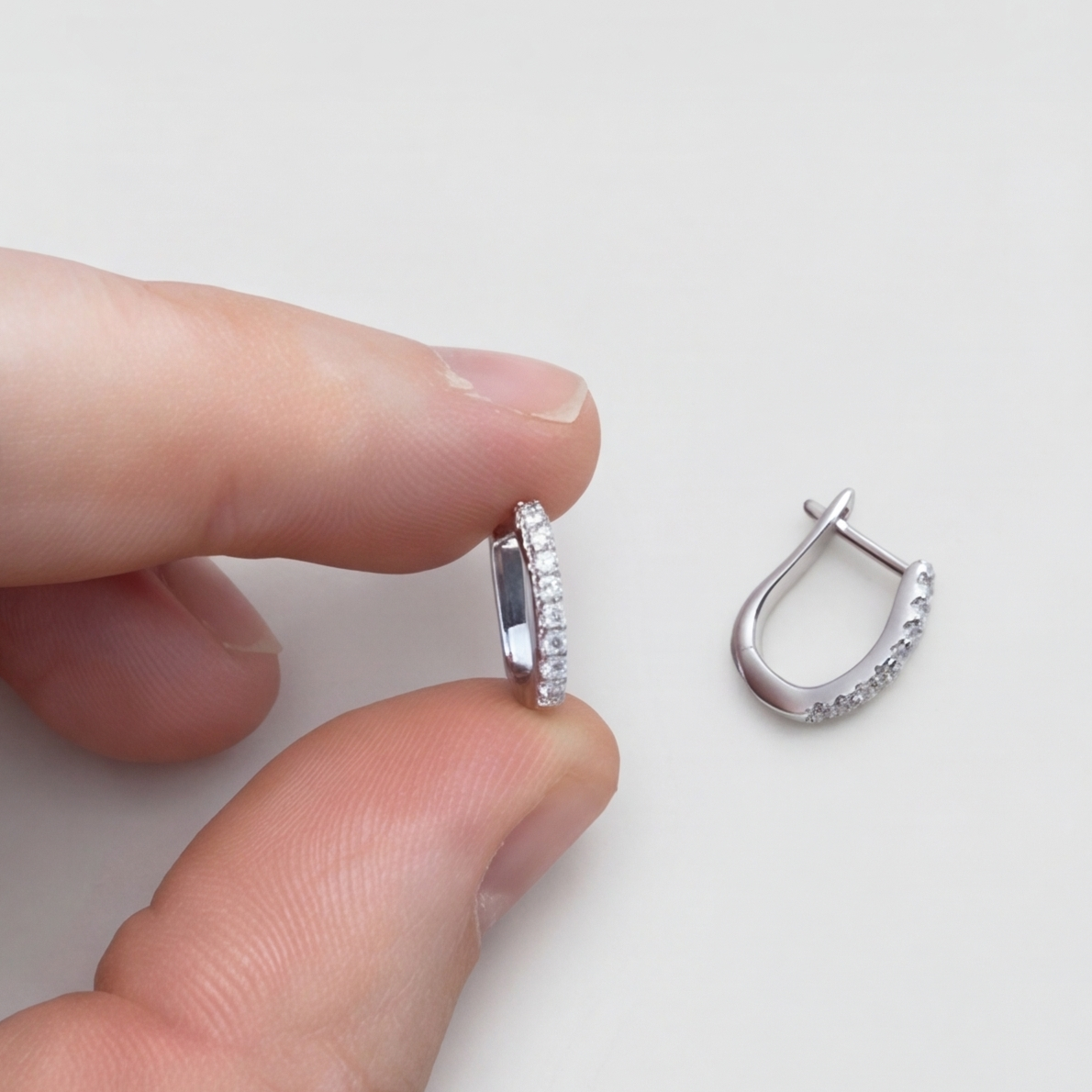 Lab-Grown Diamond Hoop Earrings Round cut 0.30 Ct. (VS-EF)