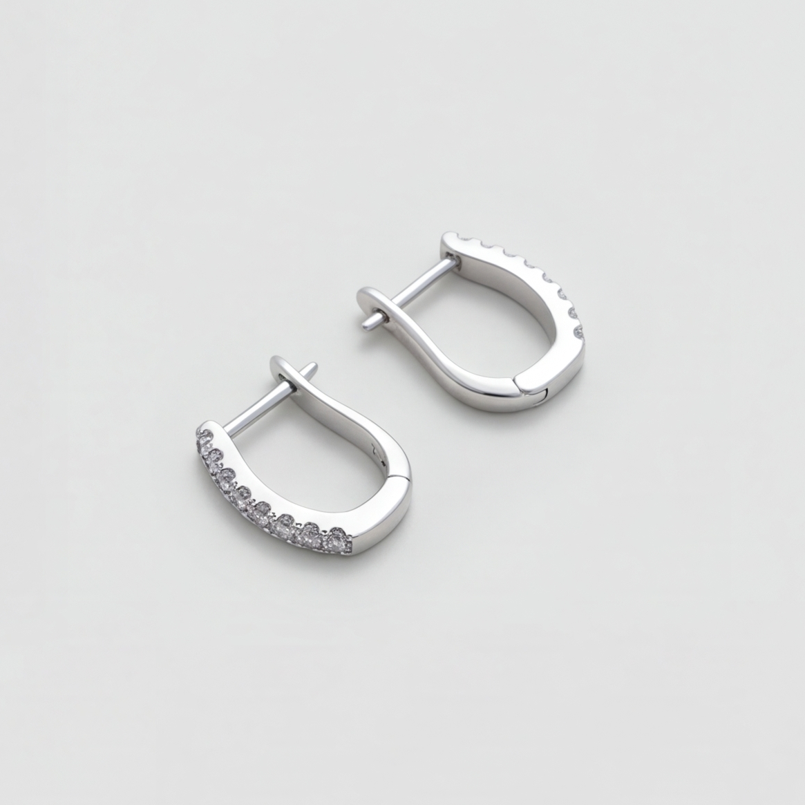 Lab-Grown Diamond Hoop Earrings Round cut 0.30 Ct. (VS-EF)