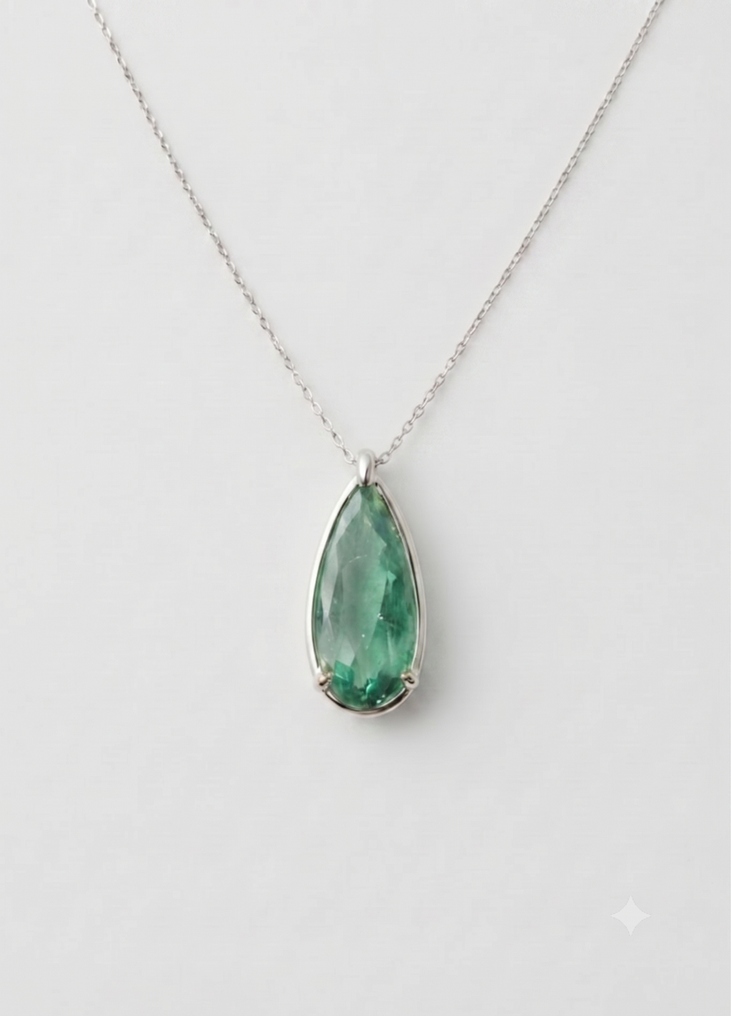 1.5 Ct Elegant Green Teardrop Gemstone Pendant Necklace