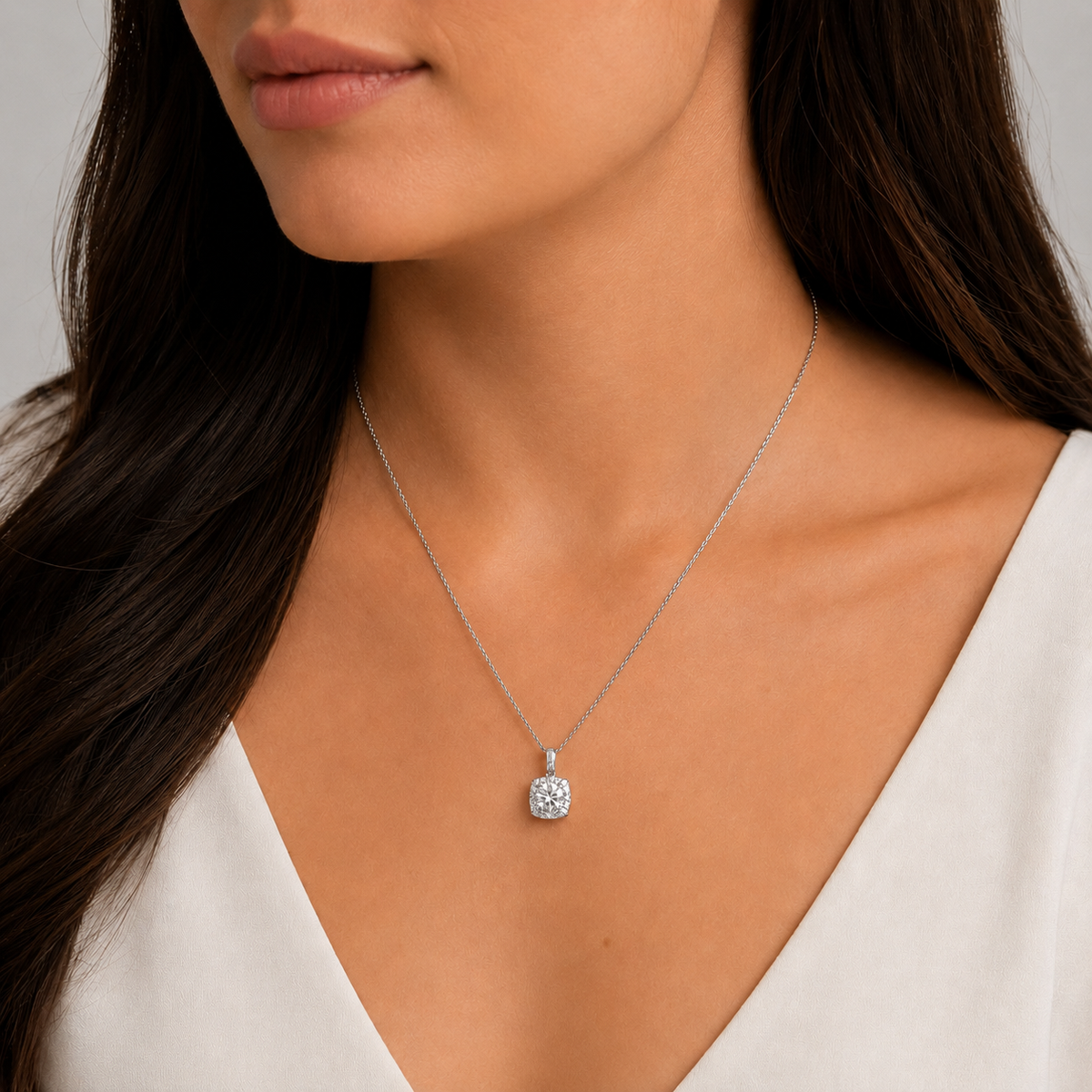 Lab Grown Diamond Round Cut Halo Pendant 0.90 Ct. (VS-EF)