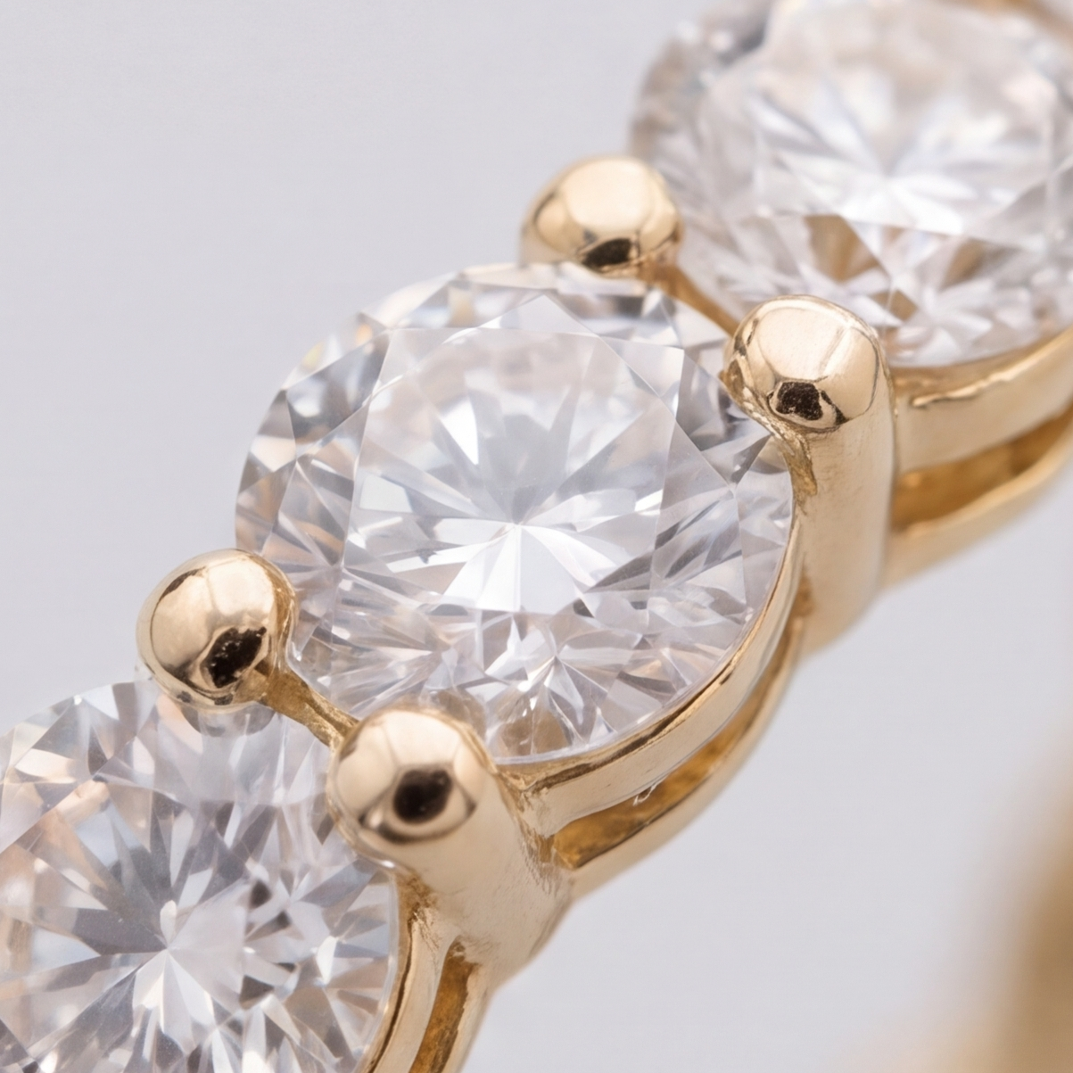 1.00 TCW (VS–EF) Elegant Round Lab-Grown Diamond Eternity Band