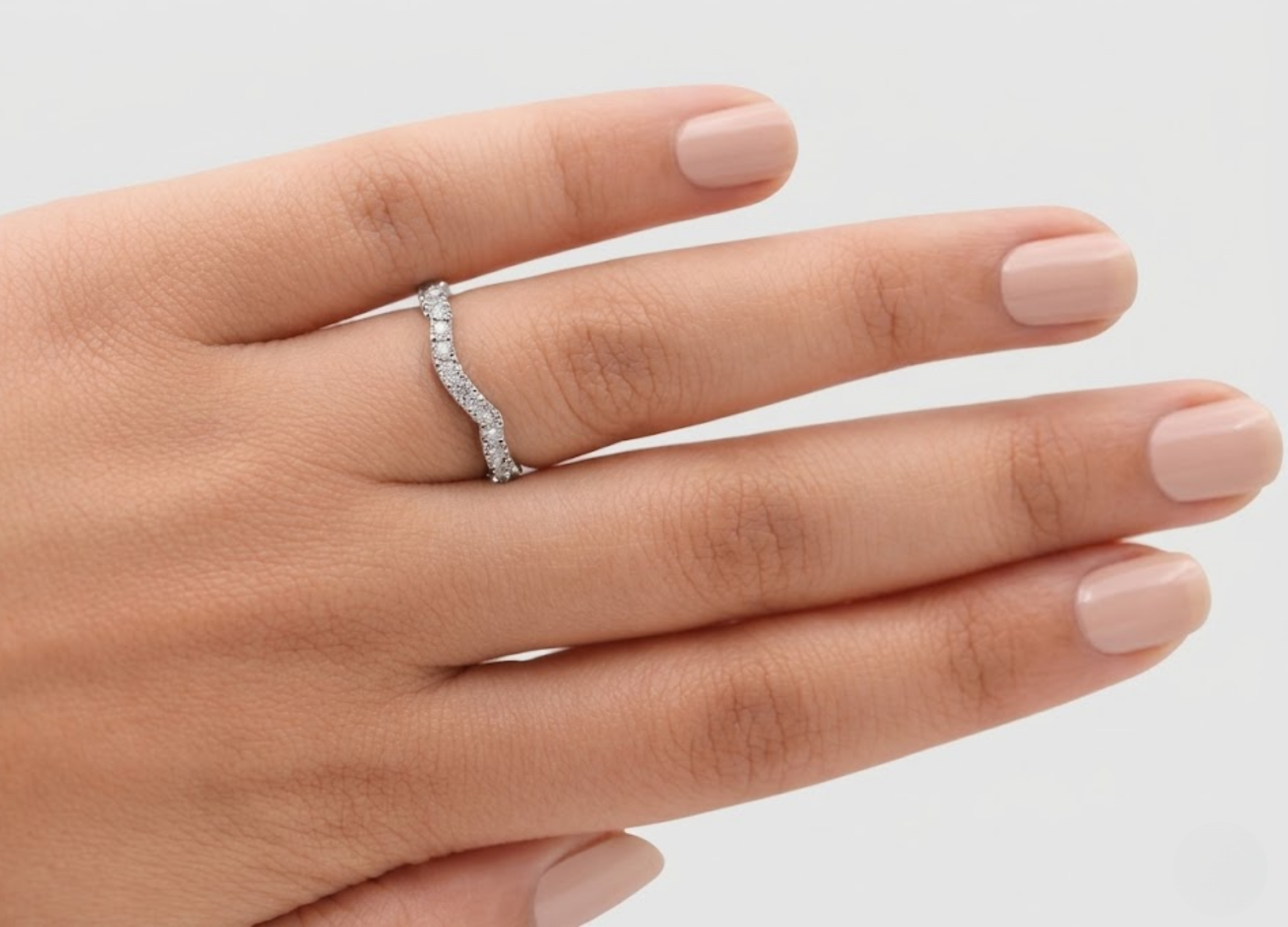 0.10 TCW (VS–EF) Twisted Lab-Grown Diamond Wedding Band for Women