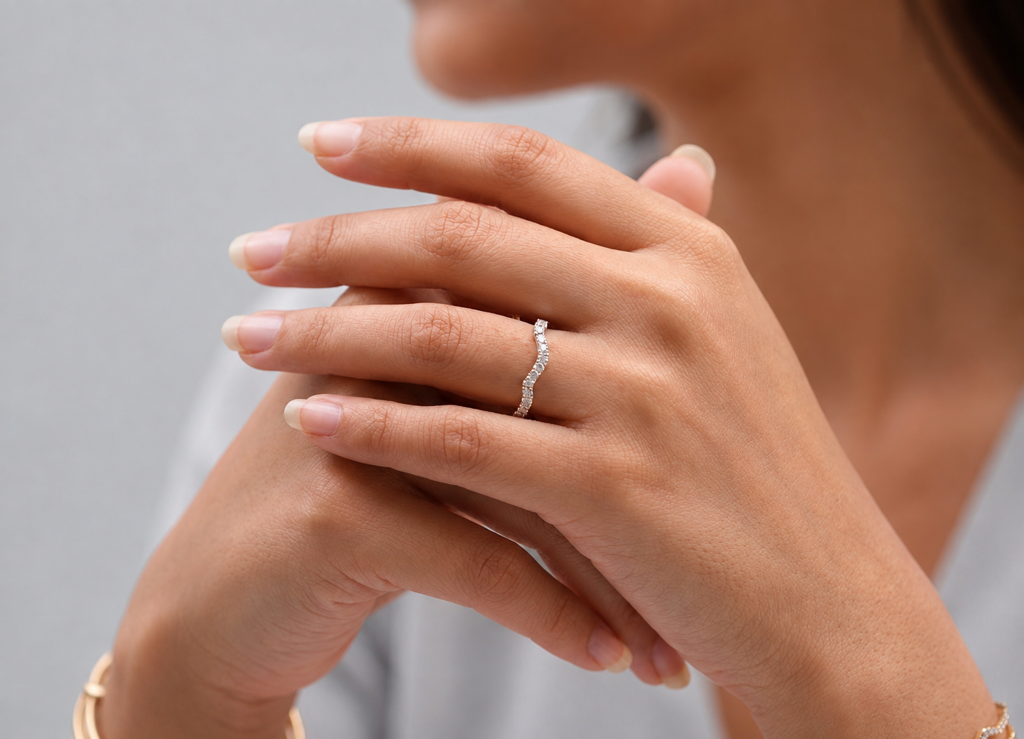 0.10 TCW (VS–EF) Twisted Lab-Grown Diamond Wedding Band for Women