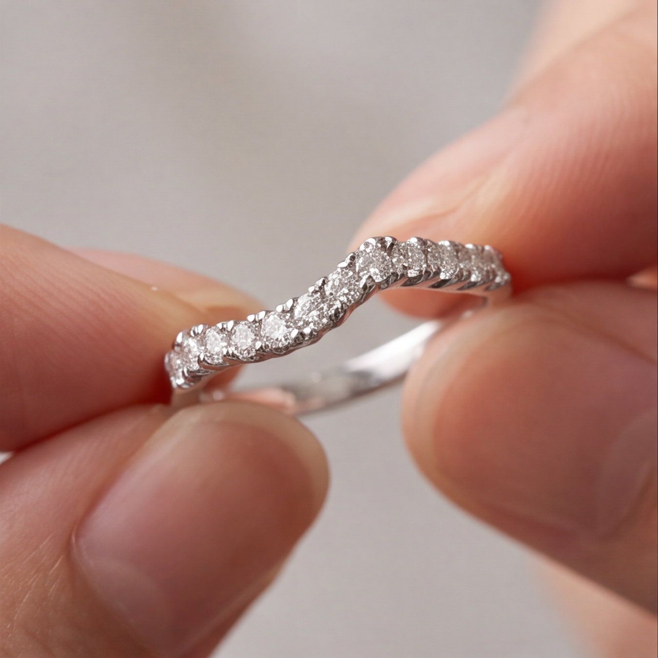 0.10 TCW (VS–EF) Twisted Lab-Grown Diamond Wedding Band for Women