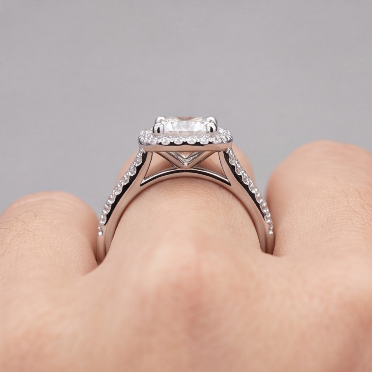 2.90 Ct. Lab-Grown Diamond Halo Ring Round Cut (VS-EF)
