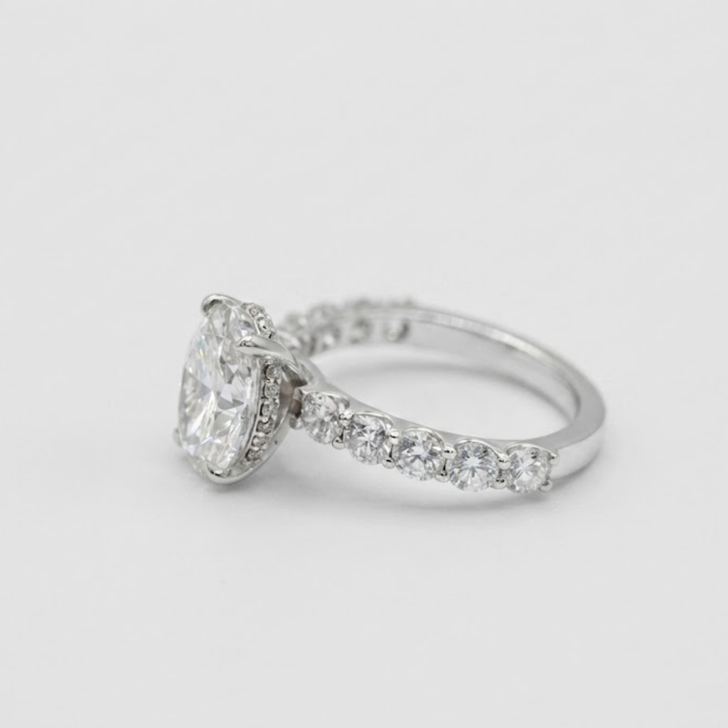 1.00tcw  (VS- EF) Oval Cut Lab-Grown Diamond Pavé Engagement Ring in Gold