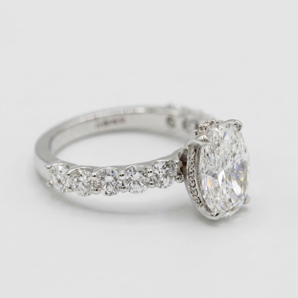 1.00tcw  (VS- EF) Oval Cut Lab-Grown Diamond Pavé Engagement Ring in Gold