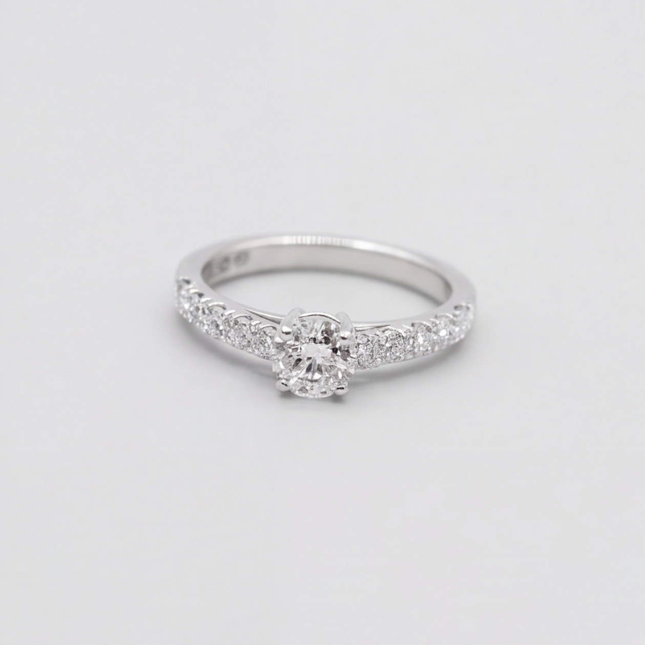 1.00tcw  (VS- EF) Round Brilliant Lab-Grown Diamond Pavé Engagement Ring in Gold