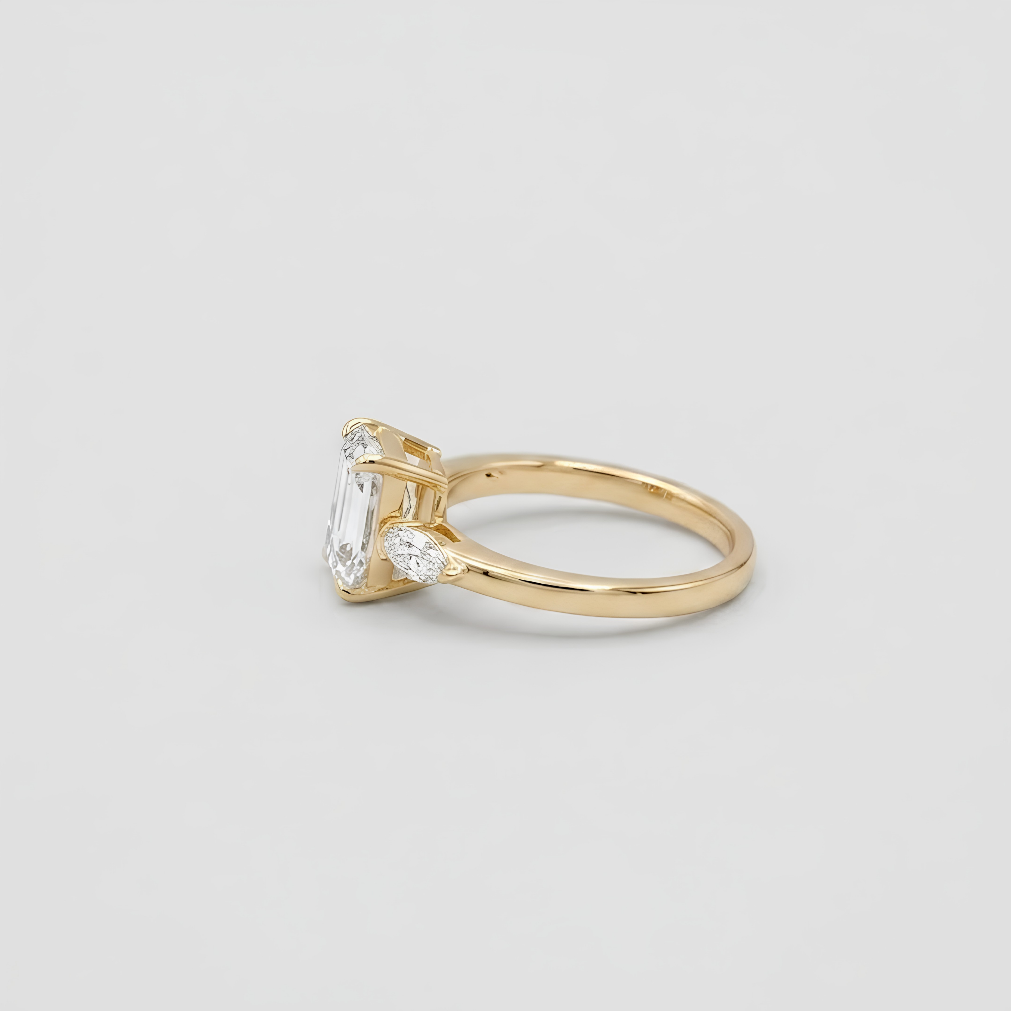 1.00tcw (VS- EF) Lab-Grown Radiant Diamond Three-Stone Engagement Ring in Gold