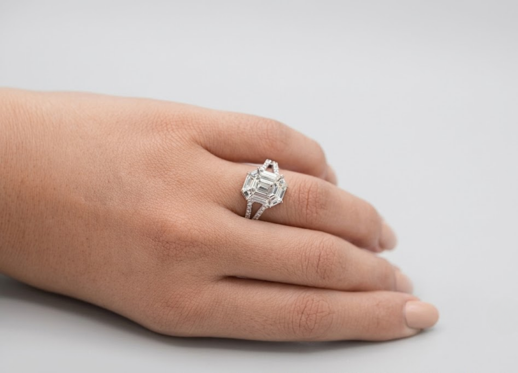 3.00tcw (VS- EF) Baguette & Round Lab-Grown Diamond Halo Ring in Gold
