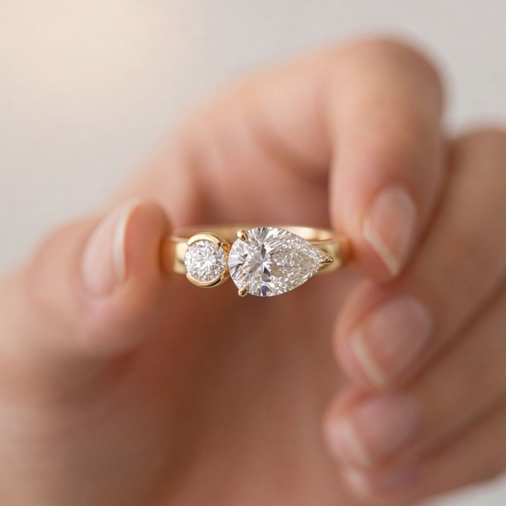 2.5 Ct. Lab-Grown Diamond Toi et Moi Pear & Round Cut (VS-EF)