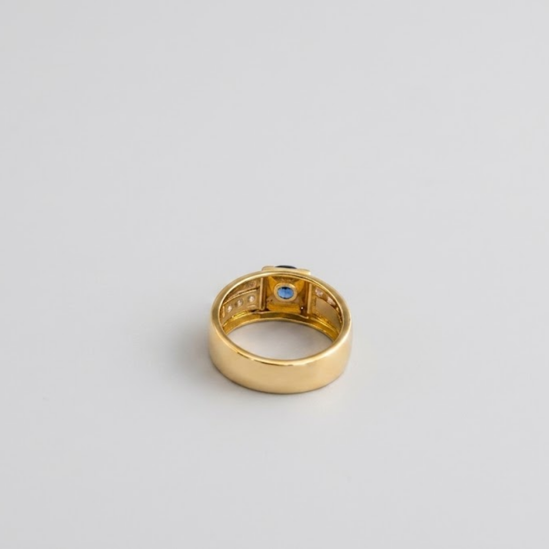 1 Ct. Round Cut Sapphire Solitaire with Assents Ring