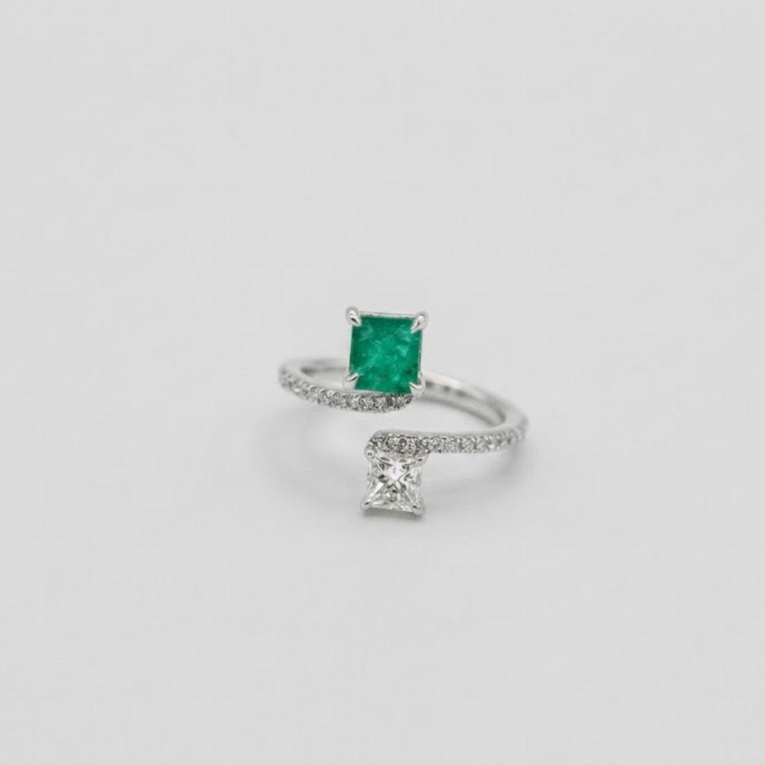 3.20 Ct. Emerald Cut Multi Cut Toi et Moi Ring