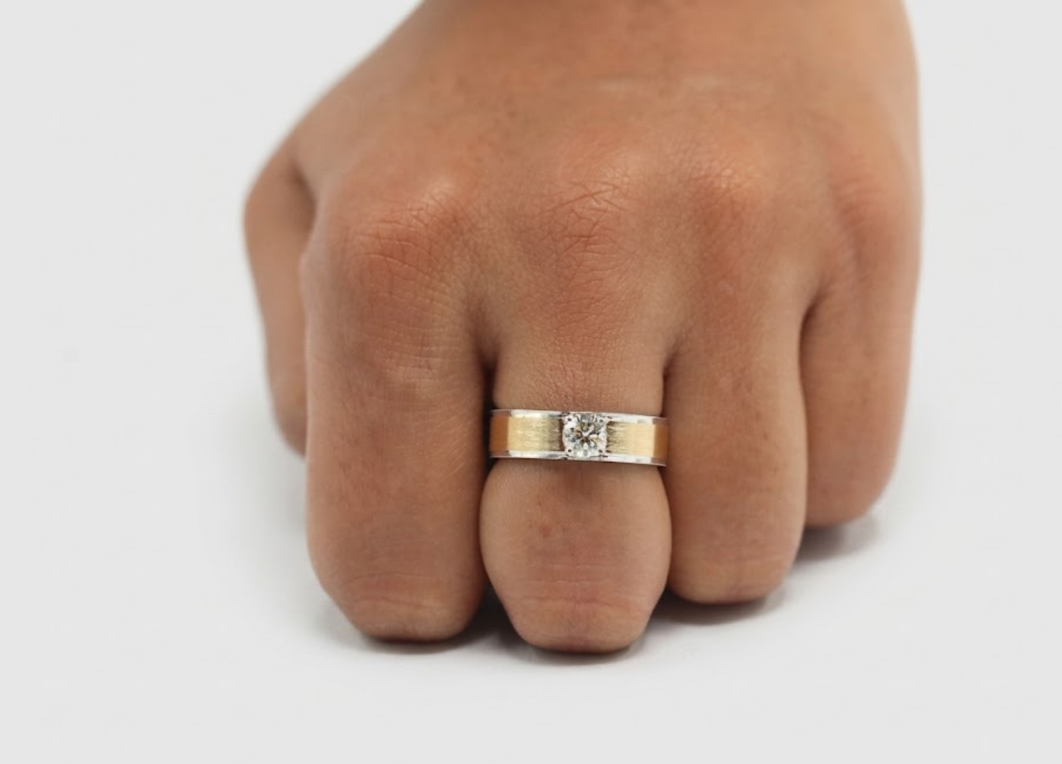 1 Ct. Two-Tone Diamond Band Solitaire Ring for Men (VS-EF)