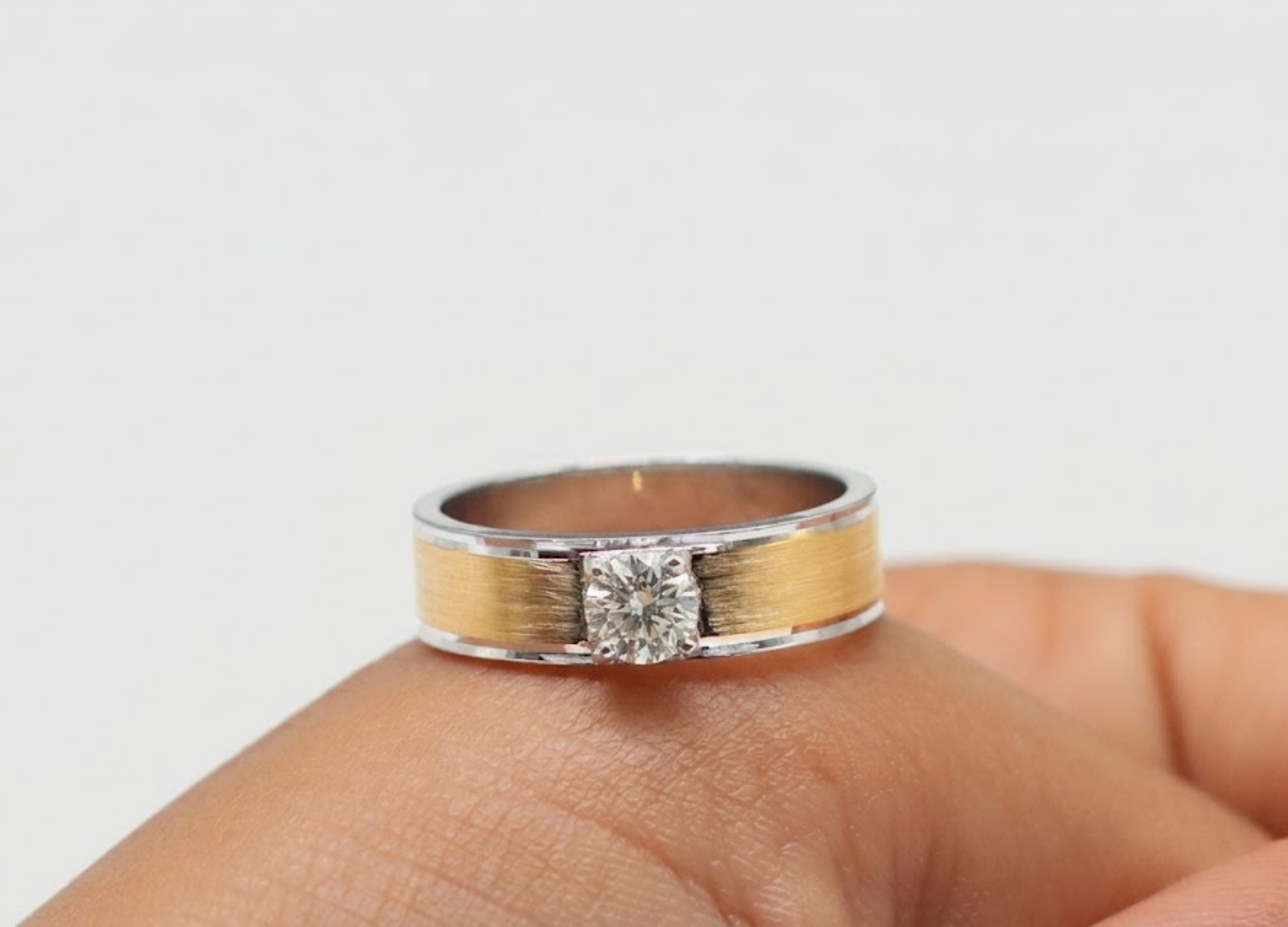 1 Ct. Two-Tone Diamond Band Solitaire Ring for Men (VS-EF)
