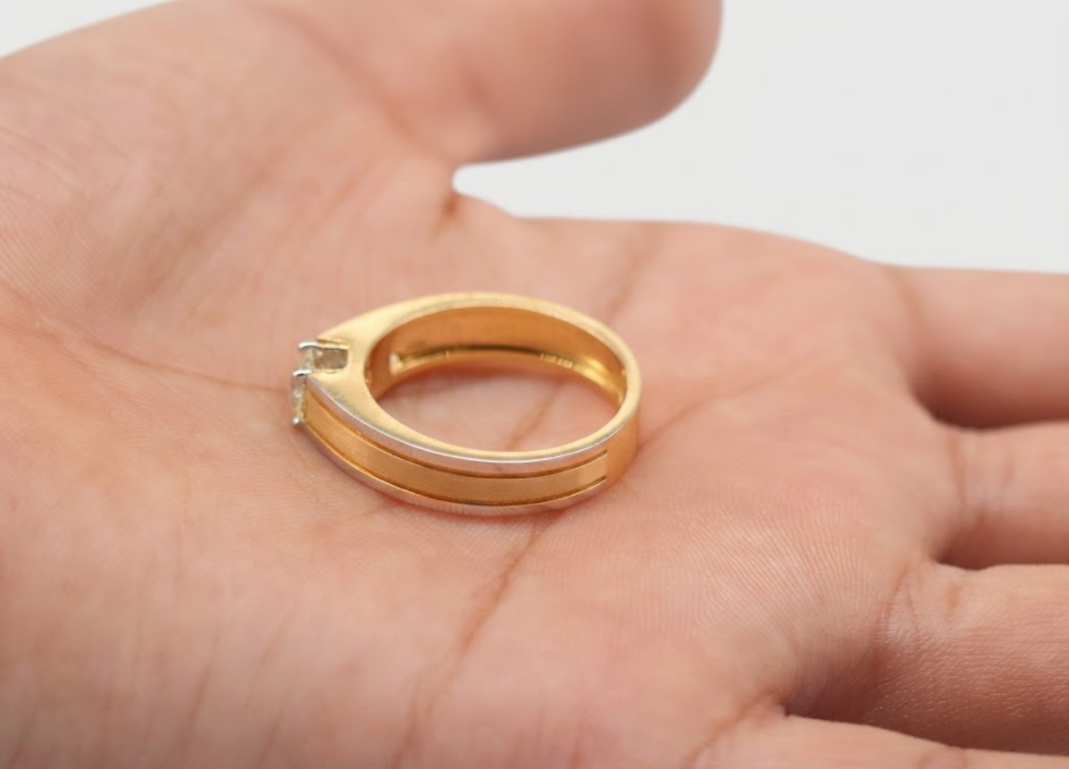 1 Ct. Lab-Grown Diamond Round-Cut Two-Tone Ring for Men (VS-EF)