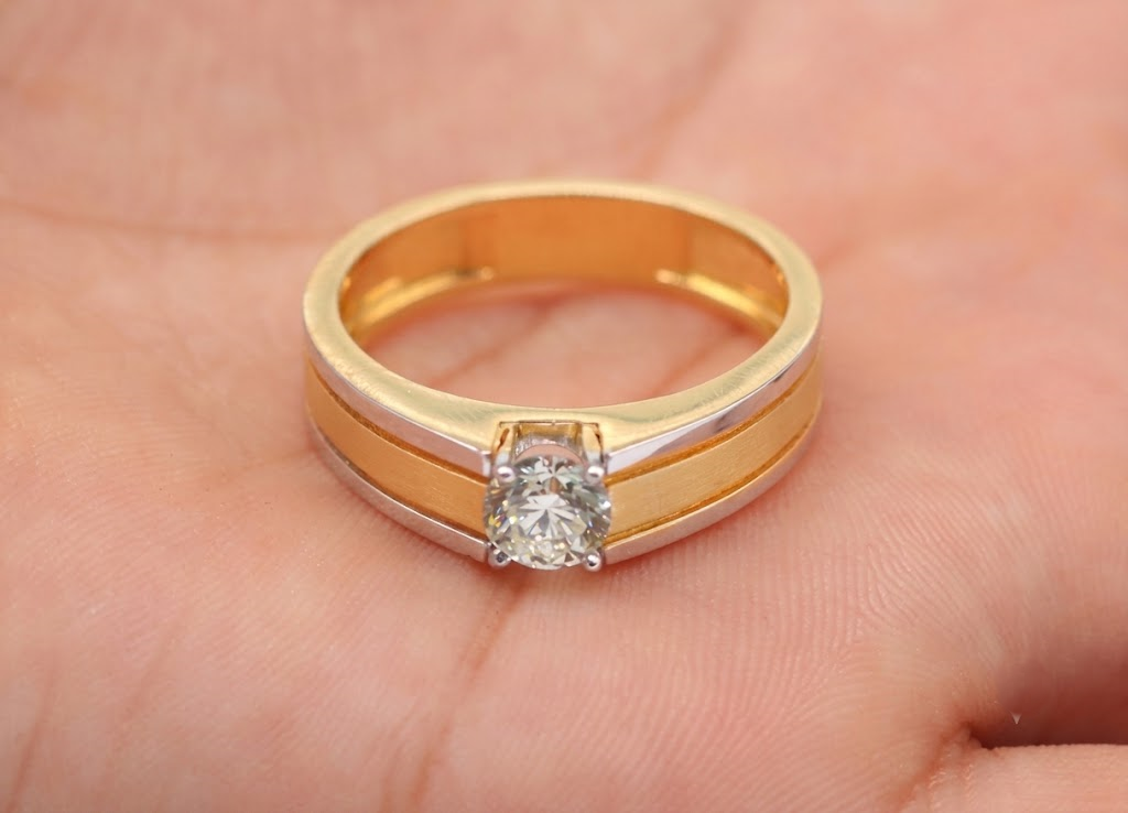 1 Ct. Lab-Grown Diamond Round-Cut Two-Tone Ring for Men (VS-EF)