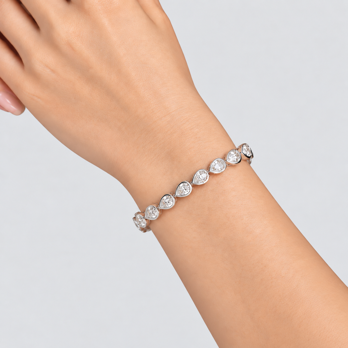 8 Ct. Lab Grown Diamond Pear Cut Tennis Bracelet (EF/VVS-VS)