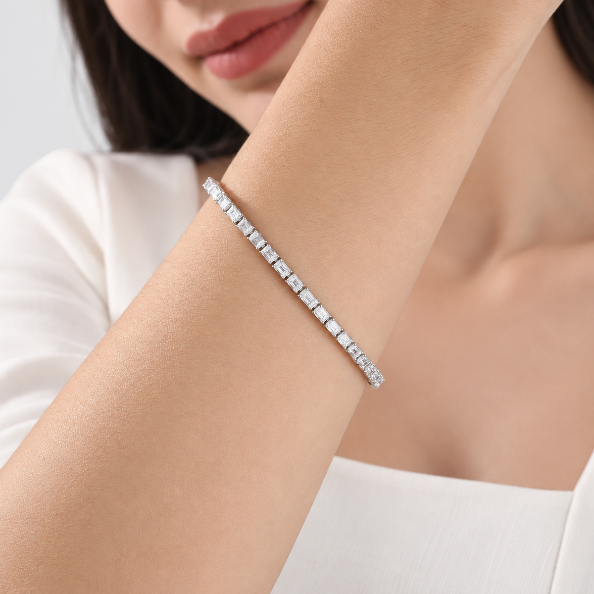 5.5 Ct. Lab Grown Diamond Tennis Bracelet Emerald Cut (EF/VVS-VS)