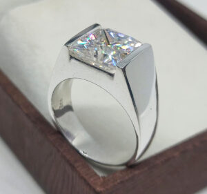 1.50 ct Princess Cut Lab Grown Diamond Men's Solitaire Ring - Image 2