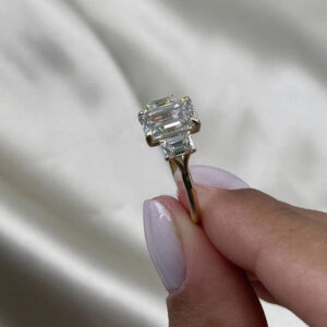 Lovely Emerald Cut 3CT Lab Grown Diamond Women's Birthday Three Stone Ring 14K Yellow Gold - Image 7