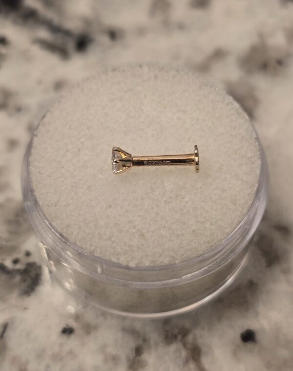 .03 ct Round Lab Grown Diamond Screw On Nose Pin - Image 3