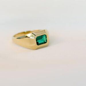2.5 ct Lab Grown Emerald Men's Ring - Image 7