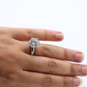 2 ct Lab Grown Solitaire diamond Ring - Image 2