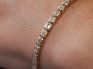 10 ct Emerald Cut Lab Grown Diamond Men's Tennis Bracelet - Image 3
